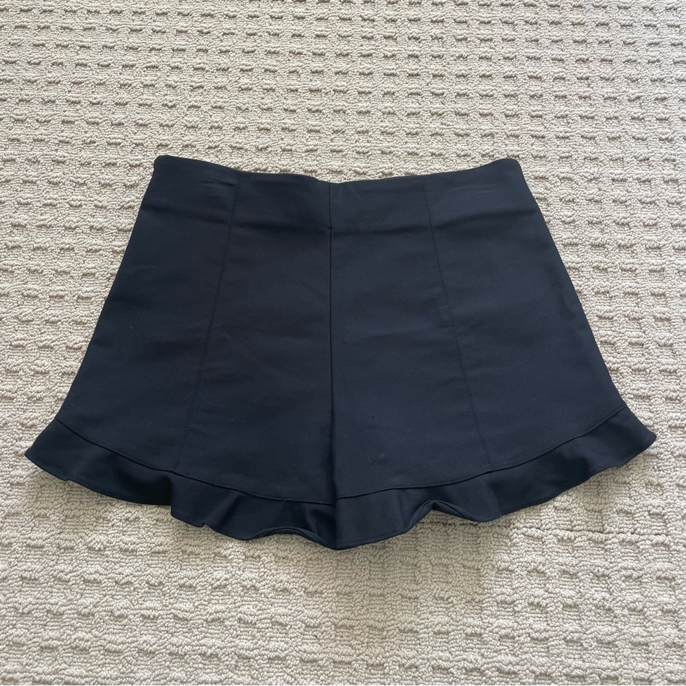 Ruffle edge skort EUC - Picture 6 of 7